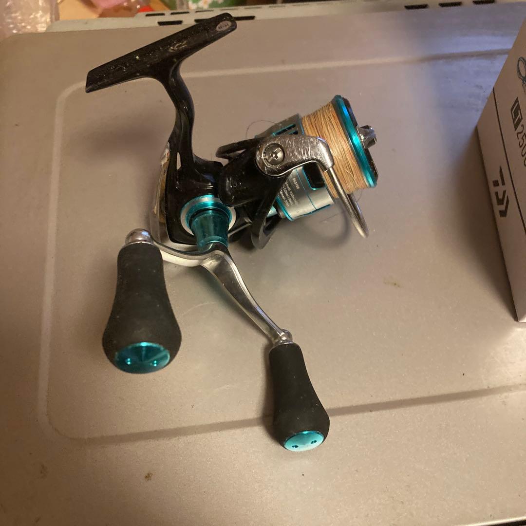 ダイワ Emeraldas LT2500S-DH スピニングリール　エメラルダス