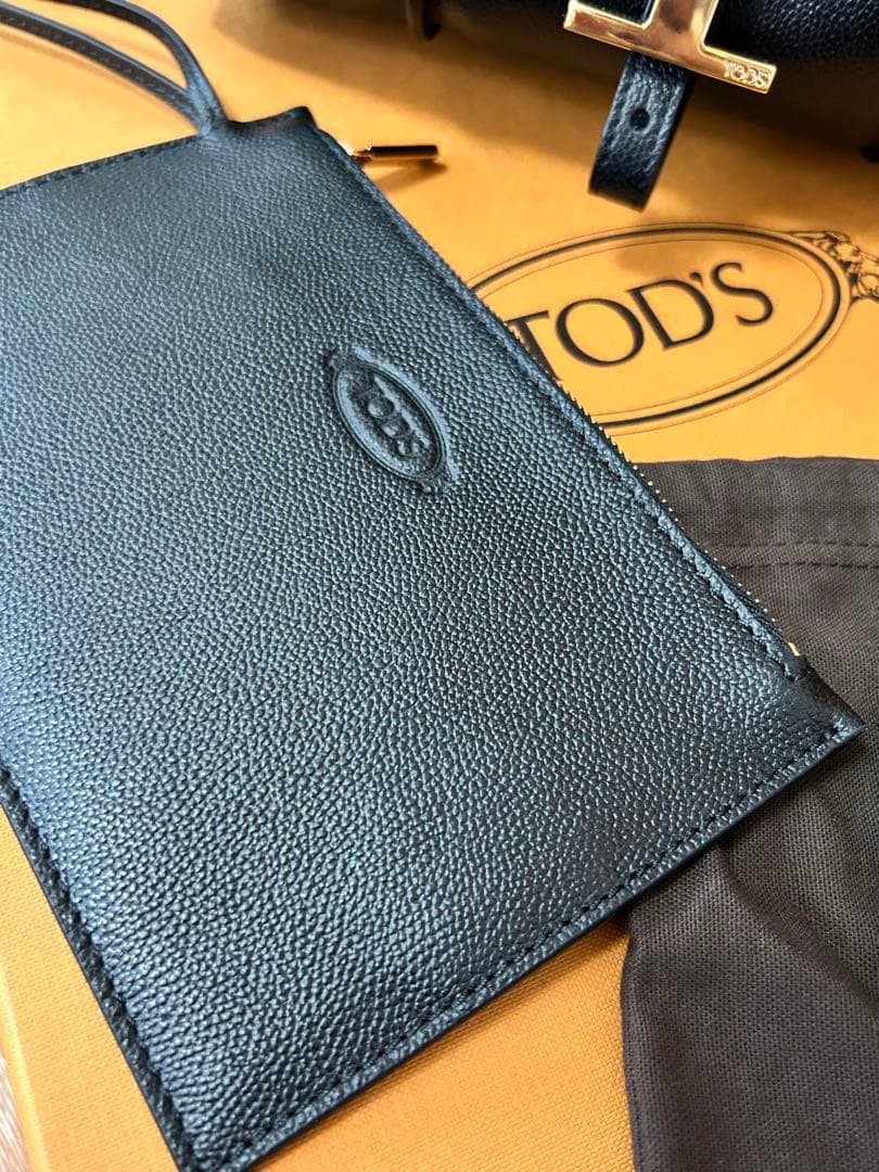 Tタイムレス レザーショルダーバック ミニ ブラック