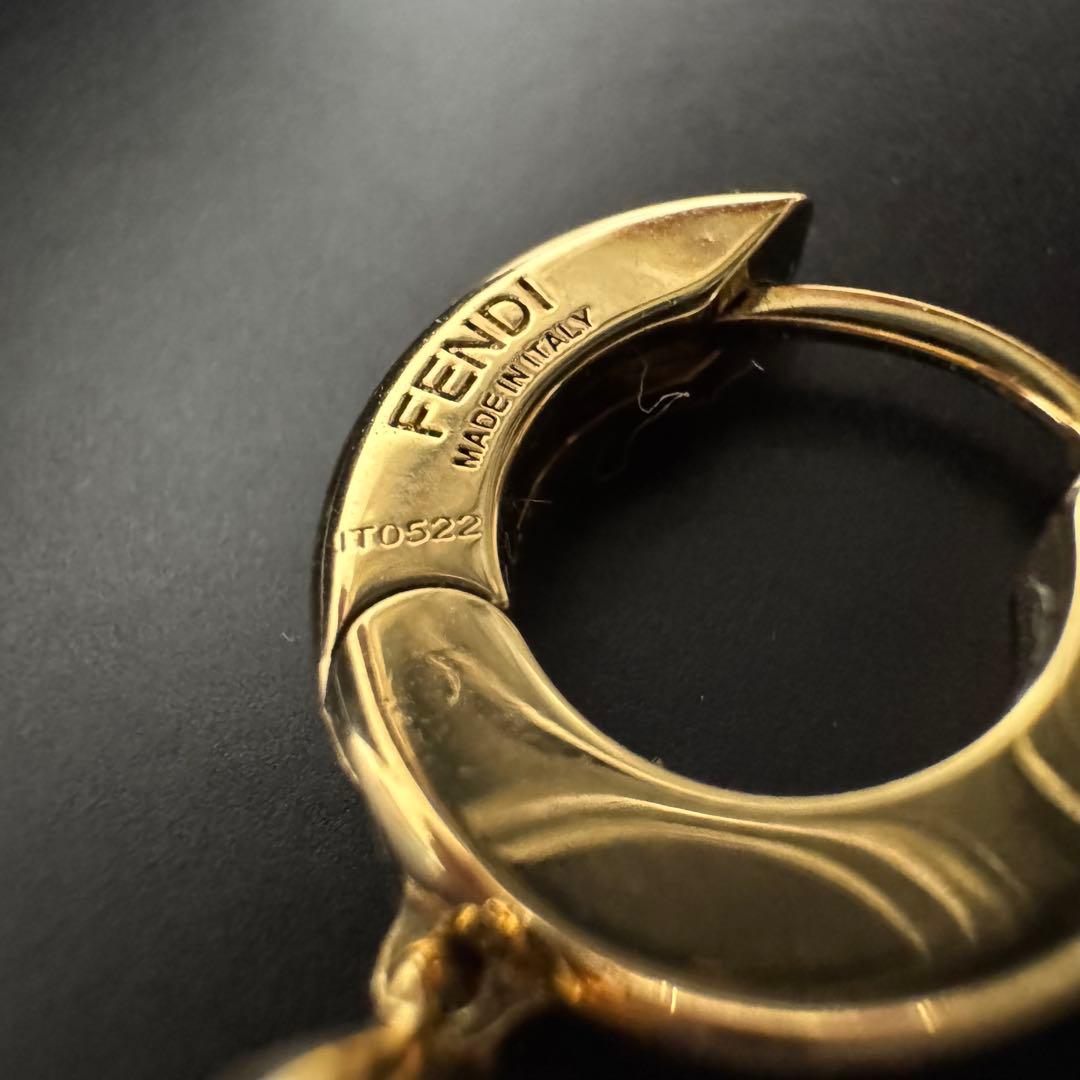 フェンディ FENDI ピアス オーロック　片耳