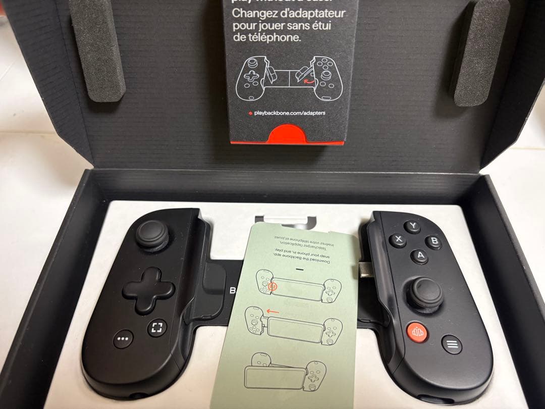 Backbone スマートフォン用ゲームコントローラー