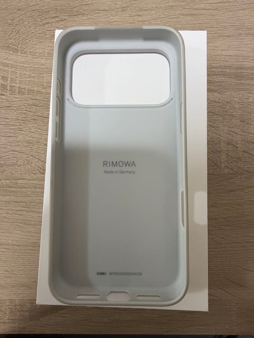 RIMOWA シルバー iPhone17Pro Maxケース