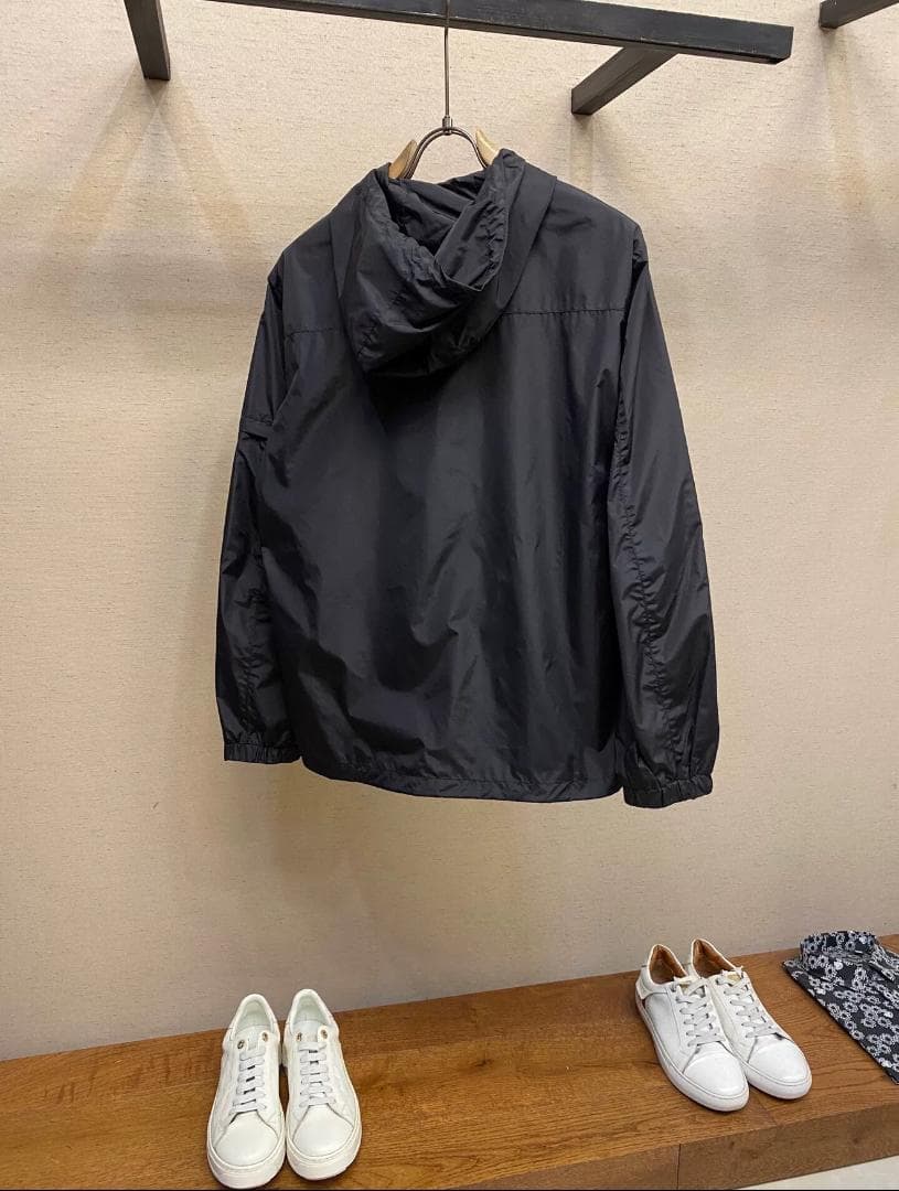 PRADA ブラック ナイロンジャケット フード付き