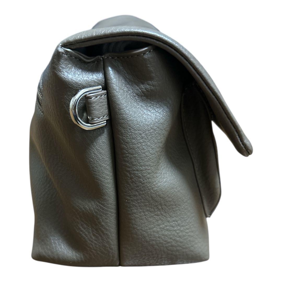 【極美品】nouer ヌエール ボトムエンボスロゴバッグ ショルダーバッグ