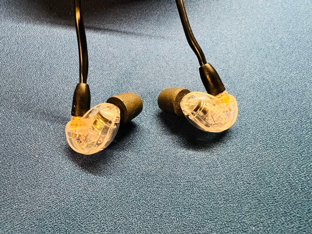 極美品　SHURE AONIC 215 SE215