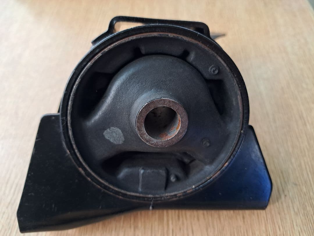 TRD強化エンジンマウント 4AGEU(5バルブ)用中古品 左右セット