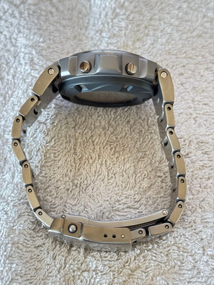 【未使用・箱/取説/保証書付】カシオMRG-1000TフルチタンGショック