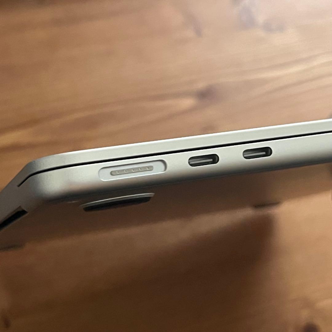 【美品】MacBook Air M2/8GB/512GB/JISキー/100%