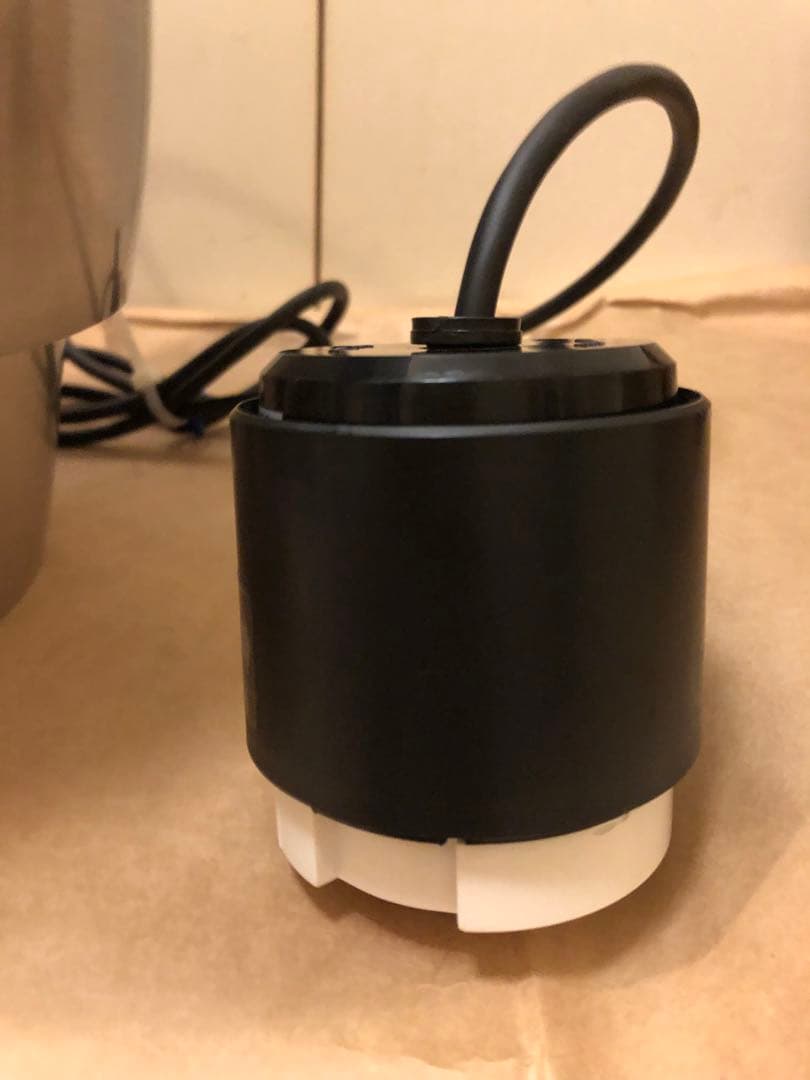 BoConcept　パインコーン ペンダントランプ　サテン仕上げ　メタル製