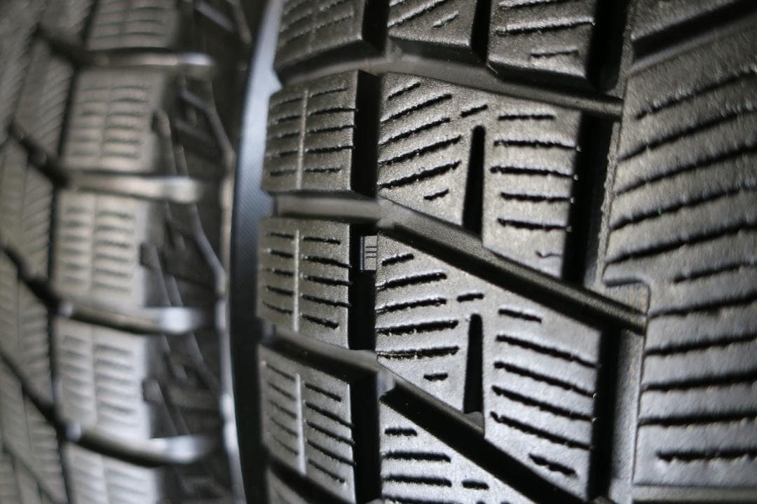 美品 レクサス HS250h 極上9分山 国産スタッドレス 215/55R17