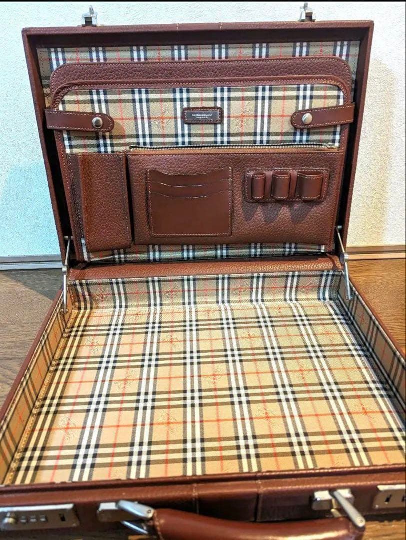 Burberry アタッシュケース　ダレスバッグ　ノバチェック