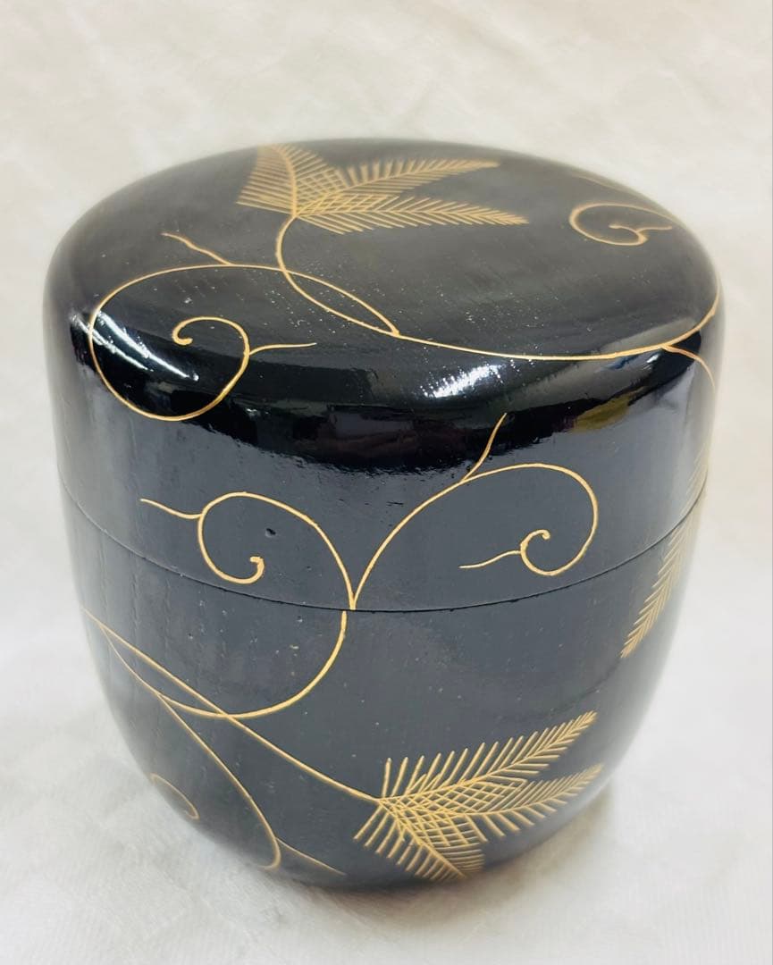 茶道具　山上幸舟作 松唐草蒔絵　欅　中棗