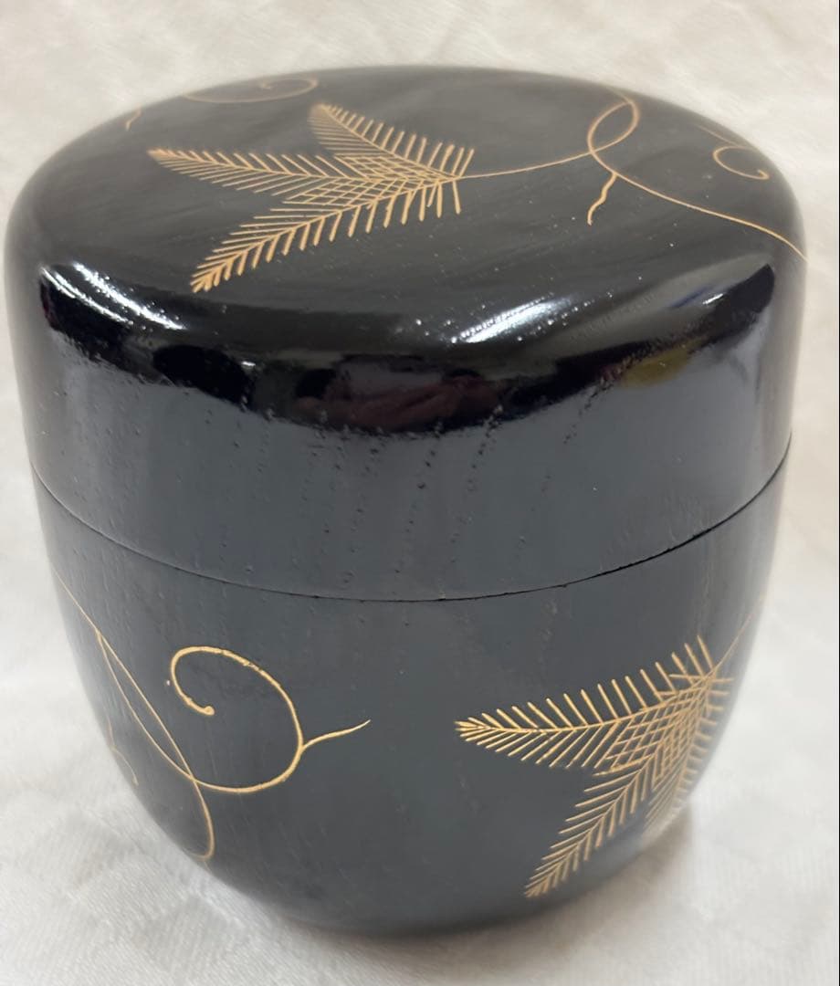 茶道具　山上幸舟作 松唐草蒔絵　欅　中棗