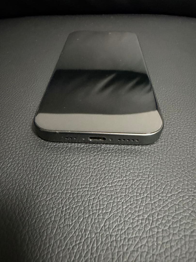 Apple iPhone 15 Pro ブラックチタニウム　128GB