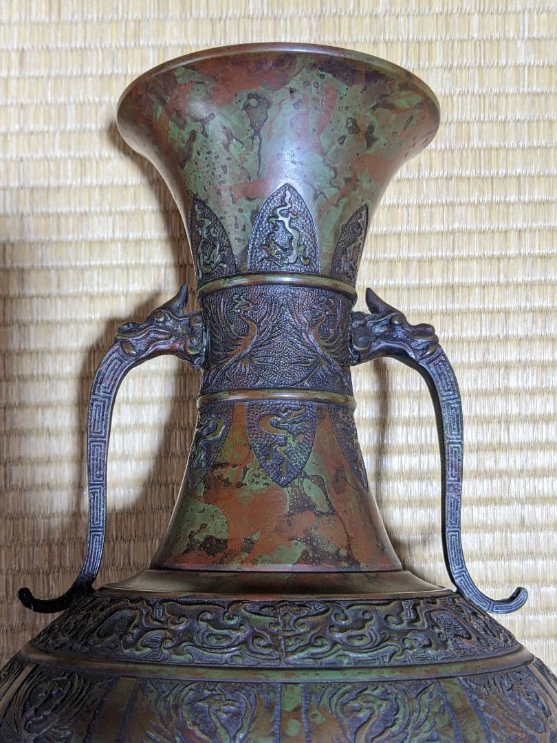 ♦高岡銅器 能作吉秀作 斑銅 鋸歯 鳳凰 饕餮地紋 龍双耳花瓶 花器置物 骨董品