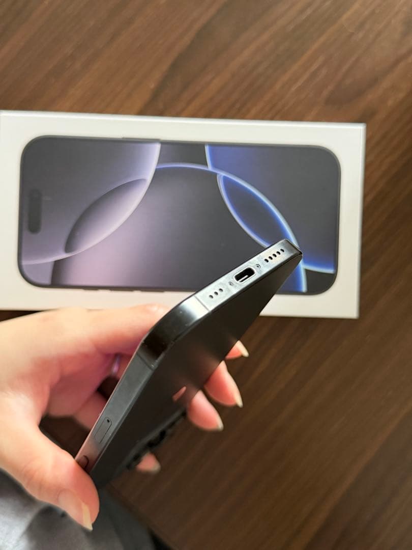 iPhone 16 Pro 128GB ブラック 本体