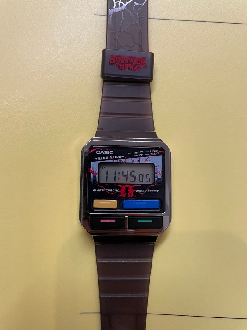 ストレンジャー・シングス コラボ モデル CASIO腕時計