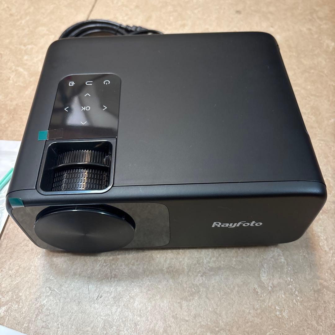 新品未使用のプロジェクター