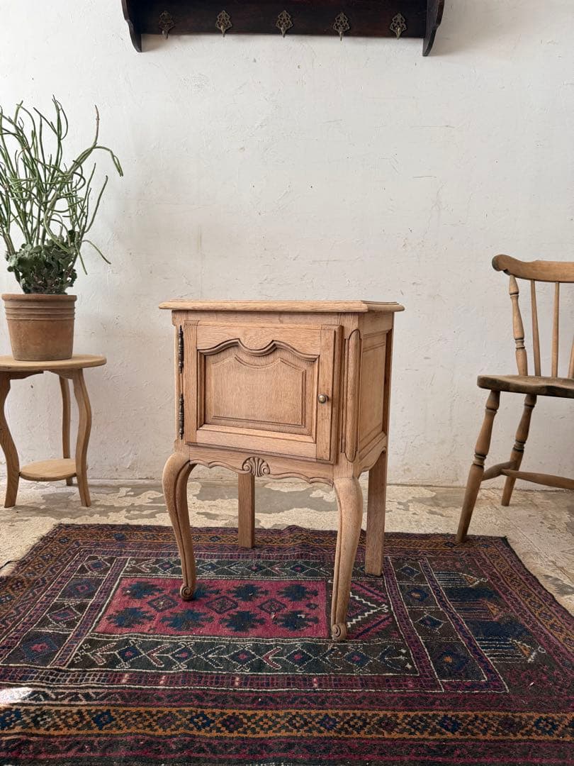 ビンテージ ドロワーサイドテーブル ドロワーベッドサイドテーブル　猫脚