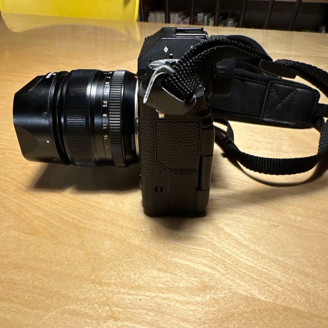 富士フィルムFUJIFILM　X-T4ボディ+35mmf1.4レンズ