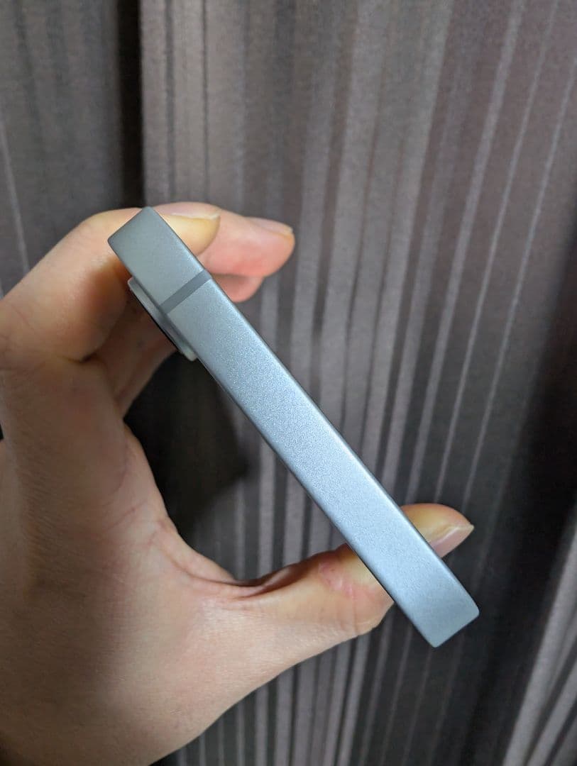 バッテリー容量100% iPhone 16e 128GB ホワイト