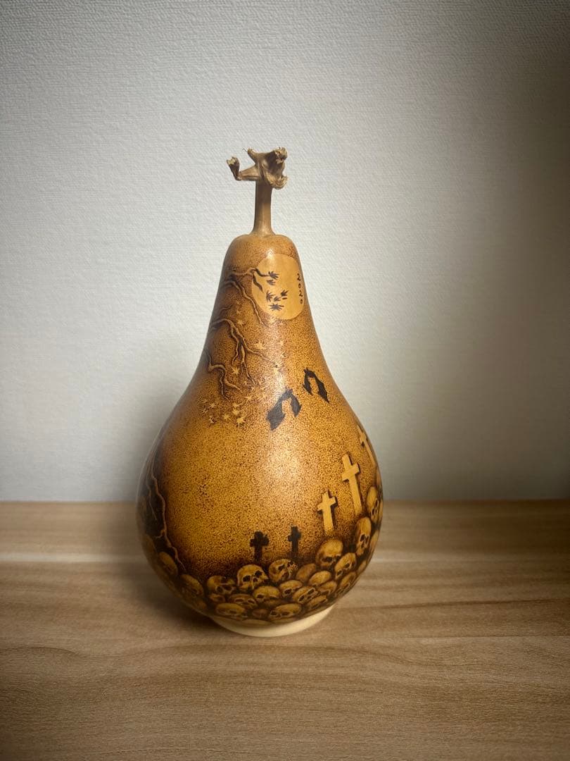 骸骨とコウモリの焼き絵　ひょうたん置物