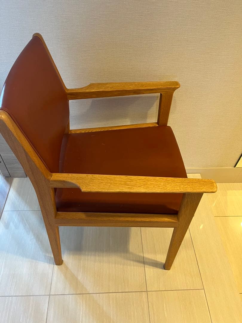 『GECKO』アーム付きダイニングチェア 木製