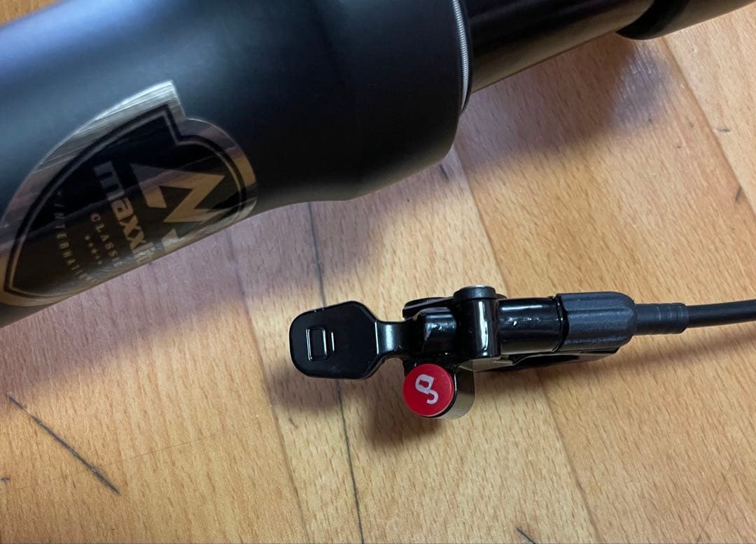 【新品】Maxxiite MTB26インチ用サスペンションフォーク