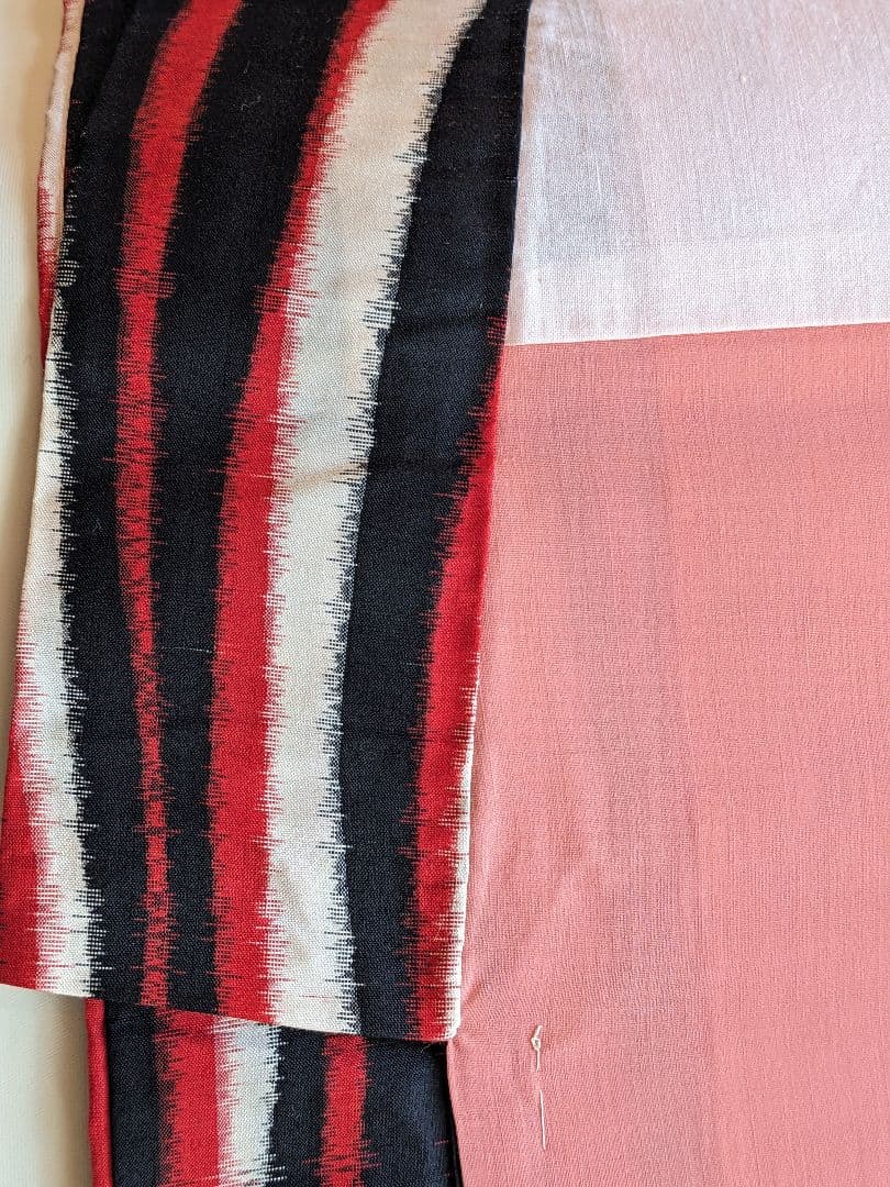 銘仙　着物　レトロ　よろけ縞　モダン柄