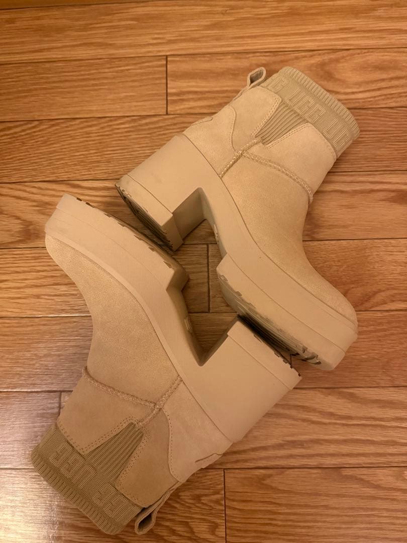 UGGモクシーチェルシー サンドUS7