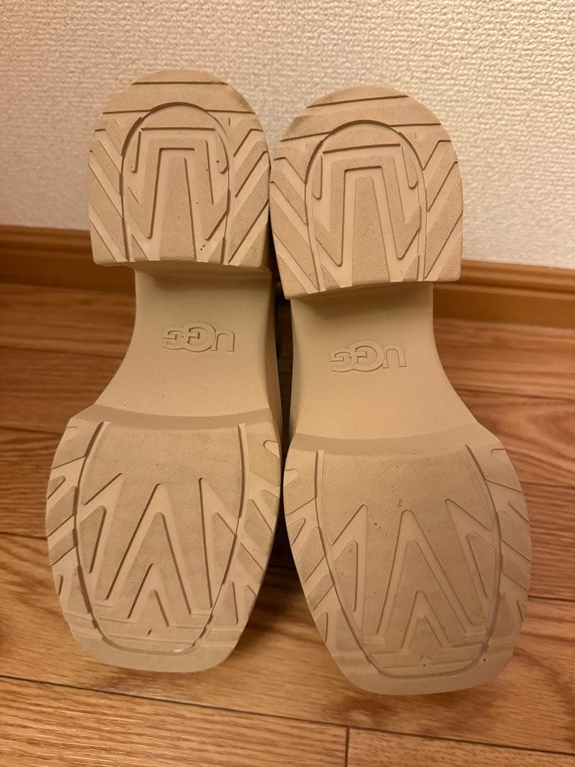 UGGモクシーチェルシー サンドUS7