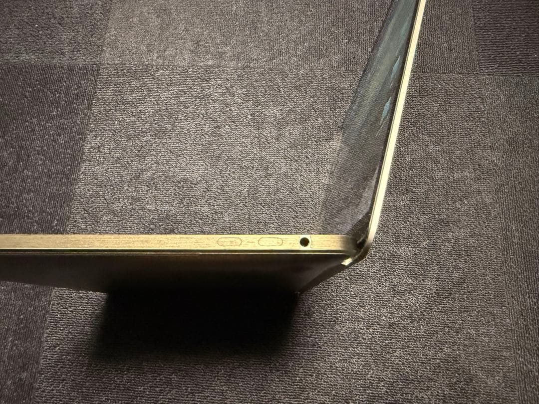 MacBook Pro 13.3インチ M1 8GB 箱・純正充電器付