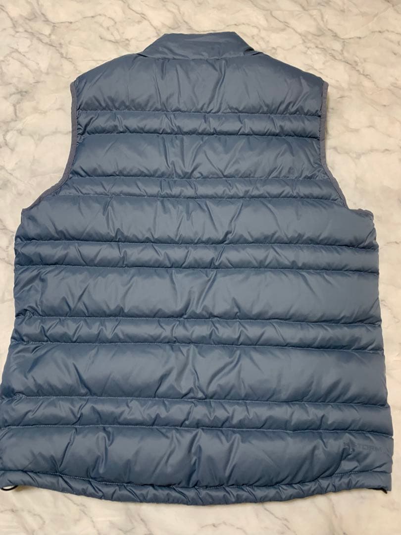 美品　UNDER ARMOUR COLDGEAR高機能 アーマーダウンベスト　L