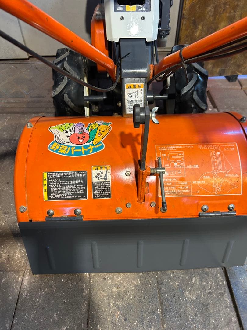引き取り希望です。中古実働整備済【耕運機　クボタTR70】逆転耕運付/6.2馬力