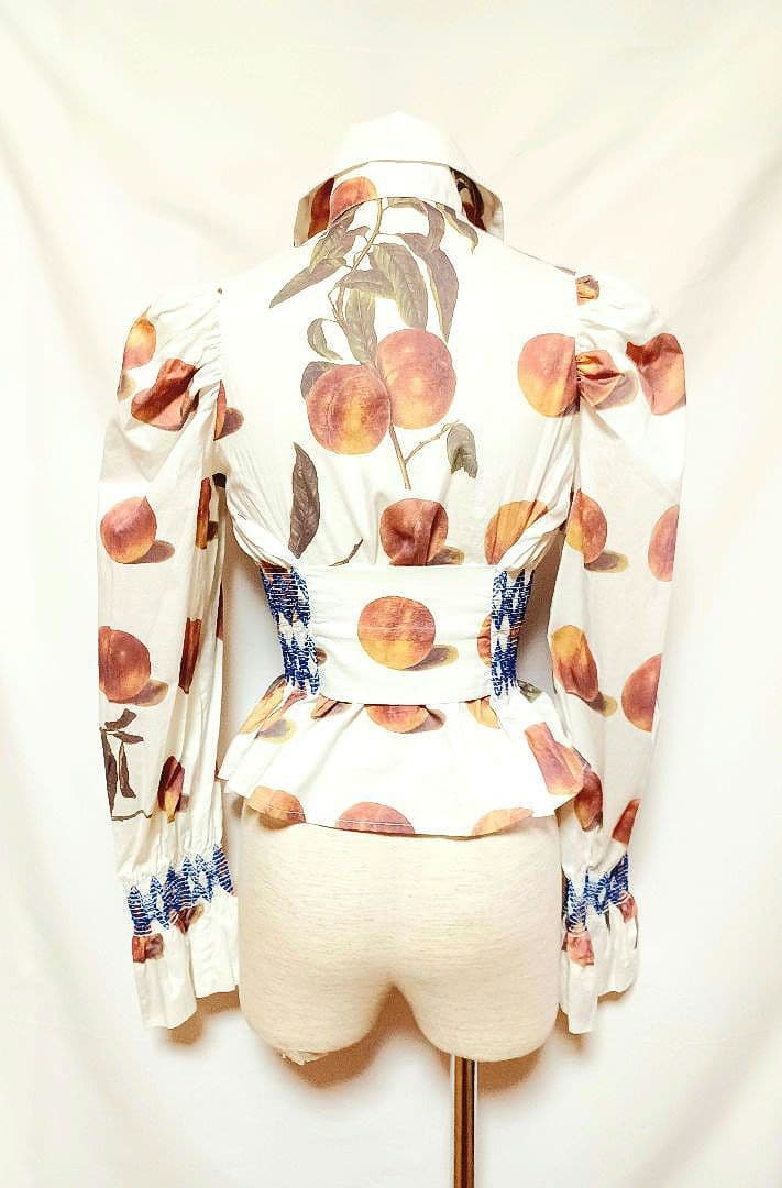 ヴィヴィアンウエストウッド　1997コレクション　ピーチ柄シャーリングブラウス