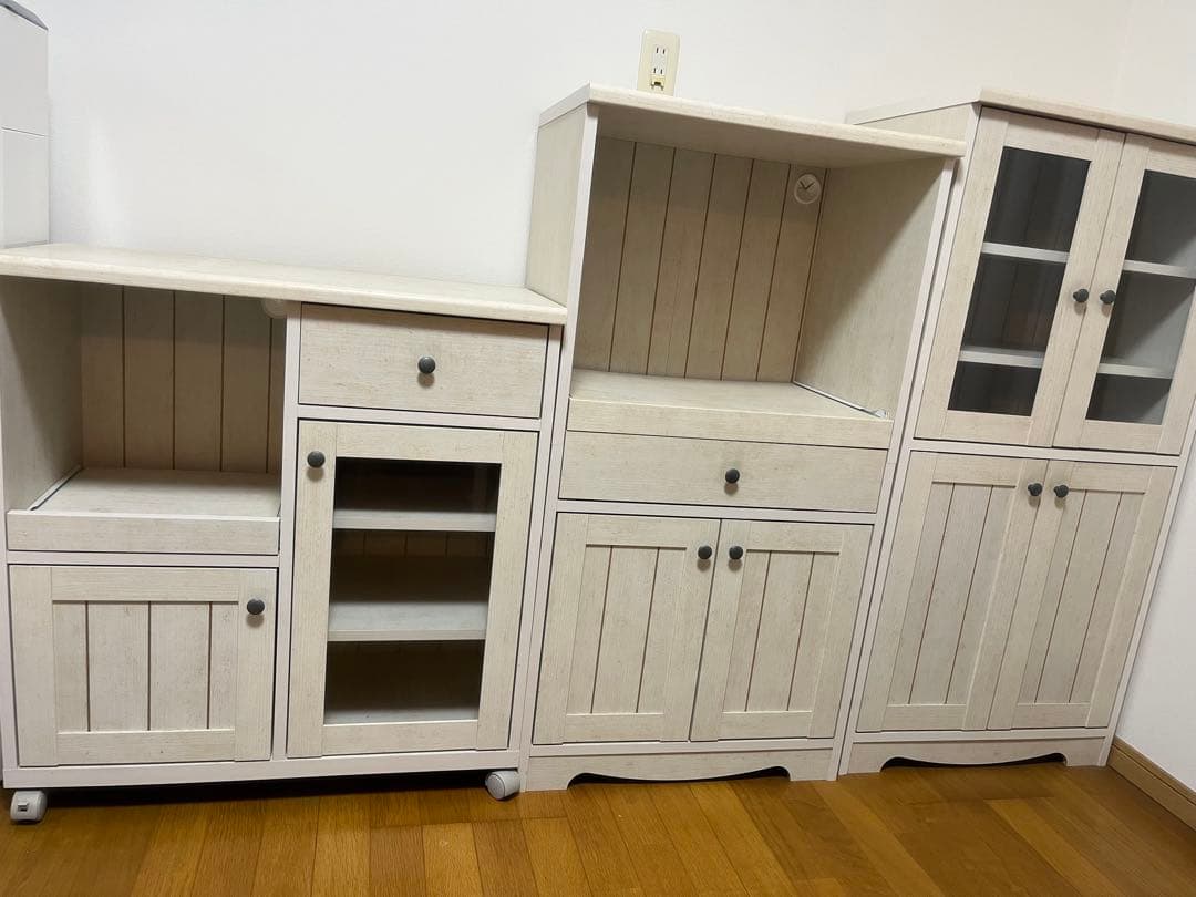 ニトリ　リズバレー　キャビネット　食器棚