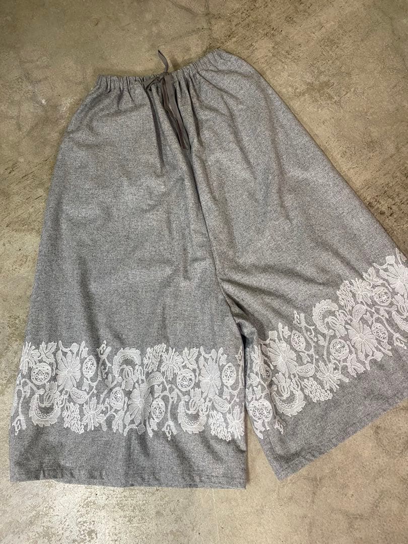 ビアズリー フラワー刺繍 ガウチョパンツ 美品