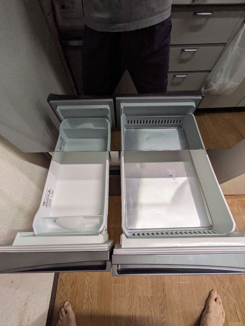 【送料込】TOSHIBA GR-M600FW(X) 大型冷蔵庫601L