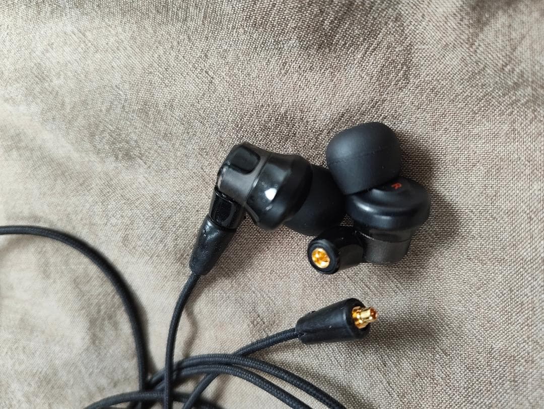 ラディウス radius HP-NHR31K 重低音 ハイレゾ リケーブル可