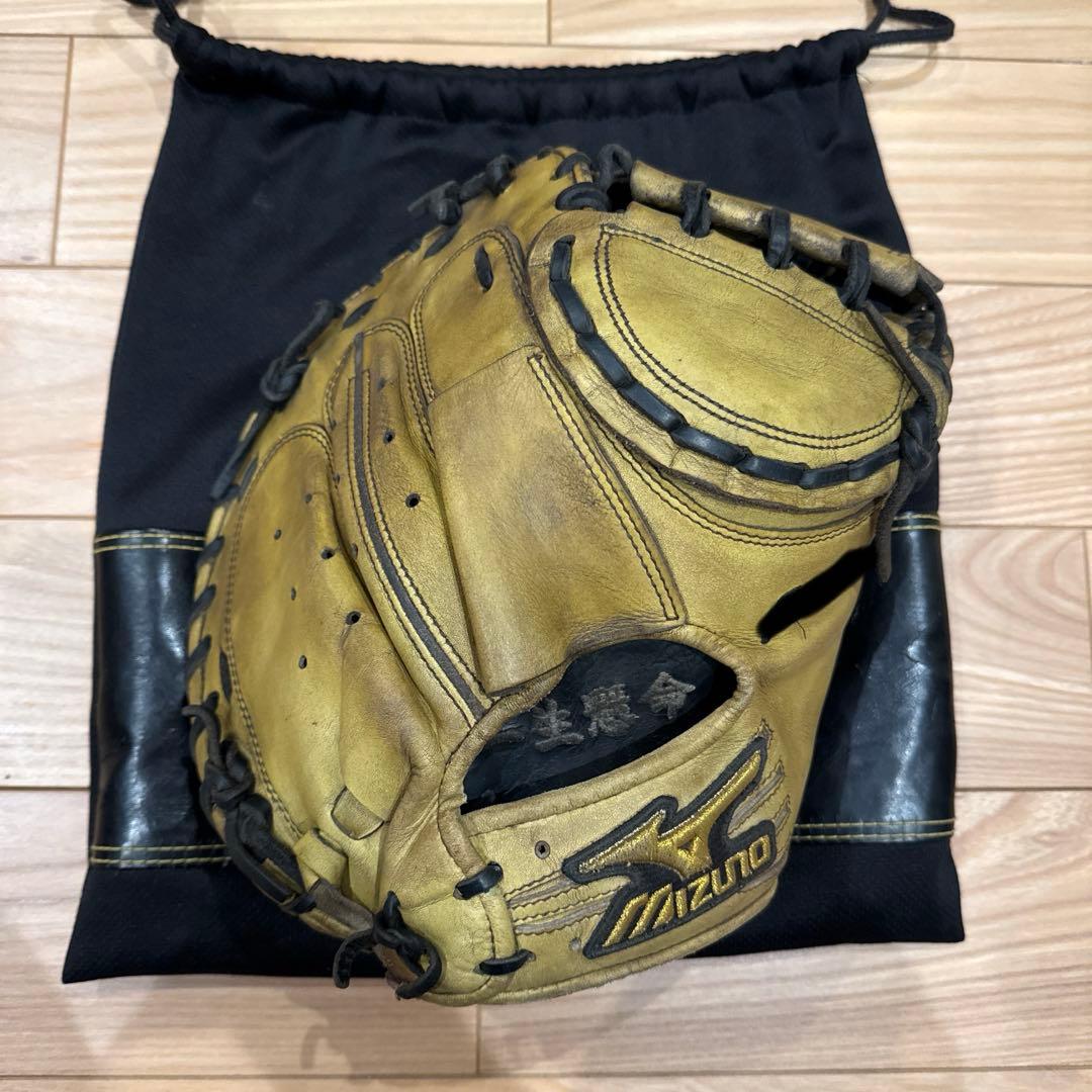 硬式用オーダーキャッチャーミット阿部慎之助選手モデル