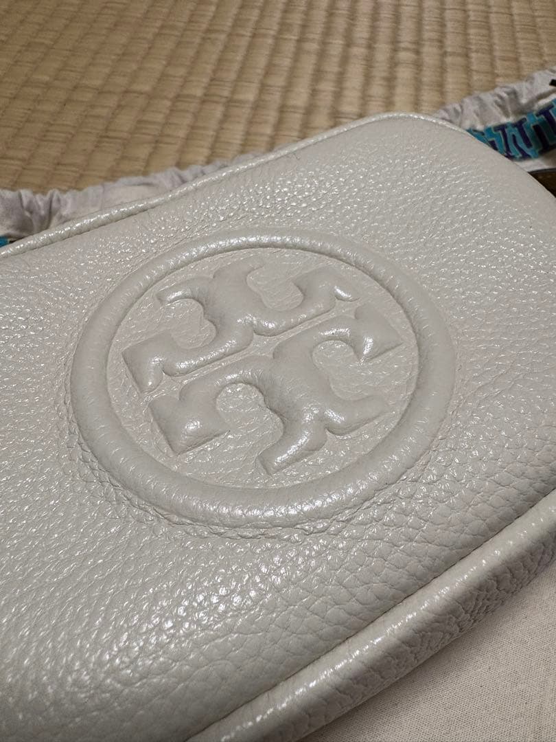 【2月限定出品★】トリーバーチ ショルダーバッグ ホワイト　ペリーボンベ