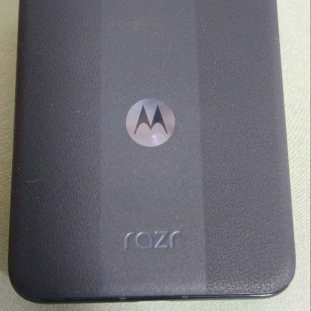 Motorola Razr 50ultra 256GB SIMフリー海外版