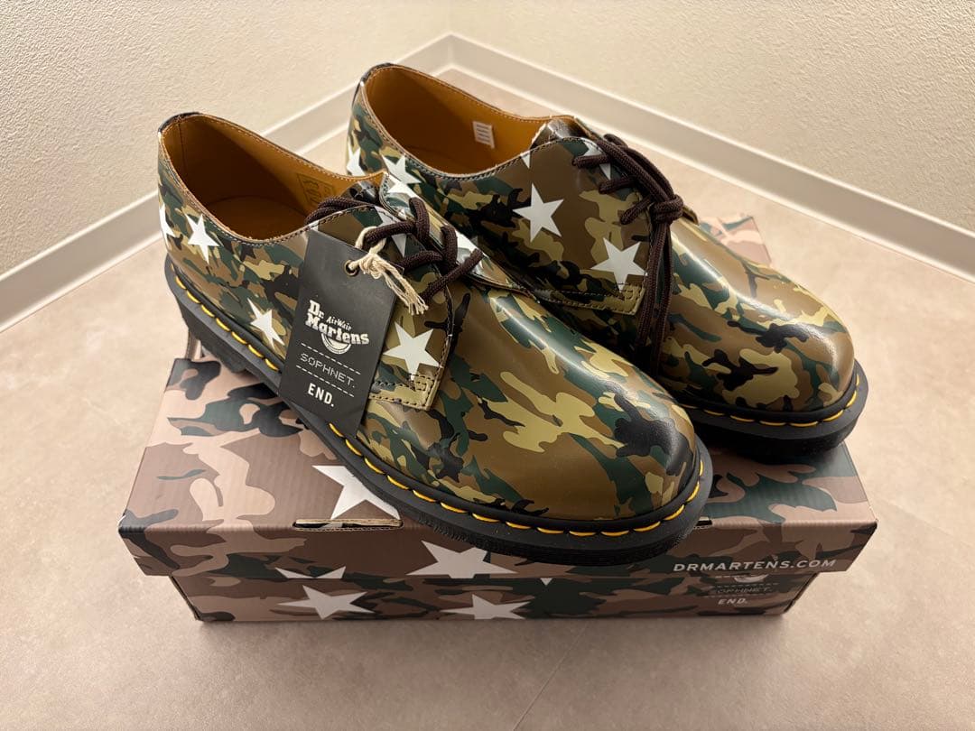 Dr. Martens SOPHNET. END.カモフラージュ星柄ローファー
