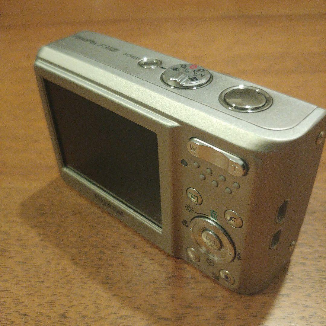 富士フィルム　Fujifilm FinePix F31fd　デジカメ