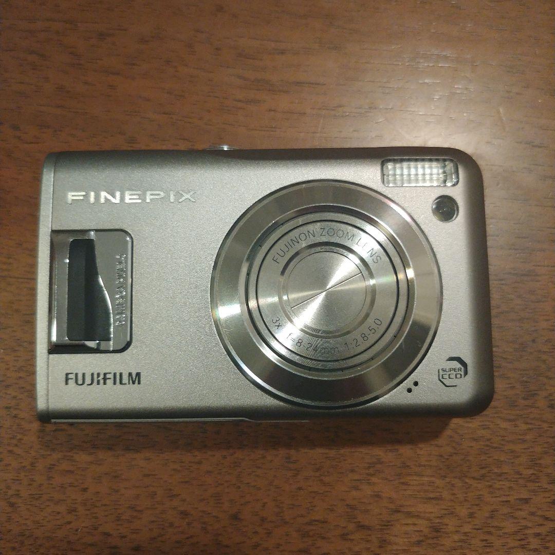 富士フィルム　Fujifilm FinePix F31fd　デジカメ