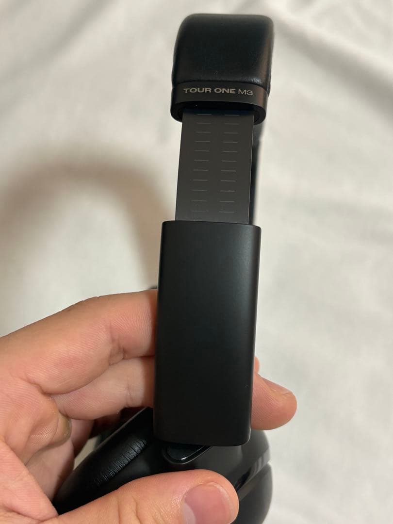 ヘッドホン JBL TOUR ONE M3