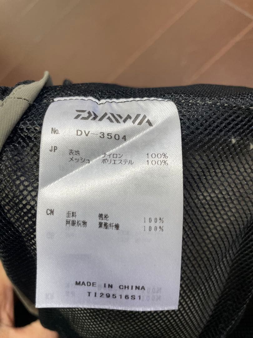 ほぼ未使用品　ダイワ　渓流ベストとキャップのセット