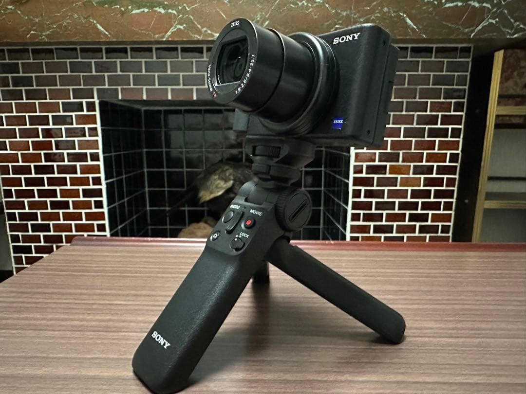 ☆美品☆ SONY VLOGCAM ZV-1本体+シューティンググリップ