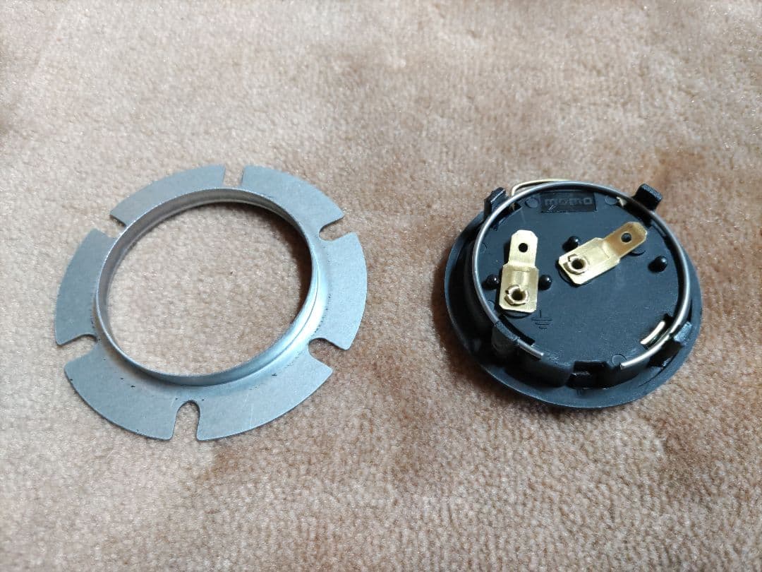 ステアリング　ハンドル　MOMO