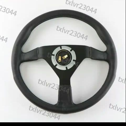 ステアリング　ハンドル　MOMO