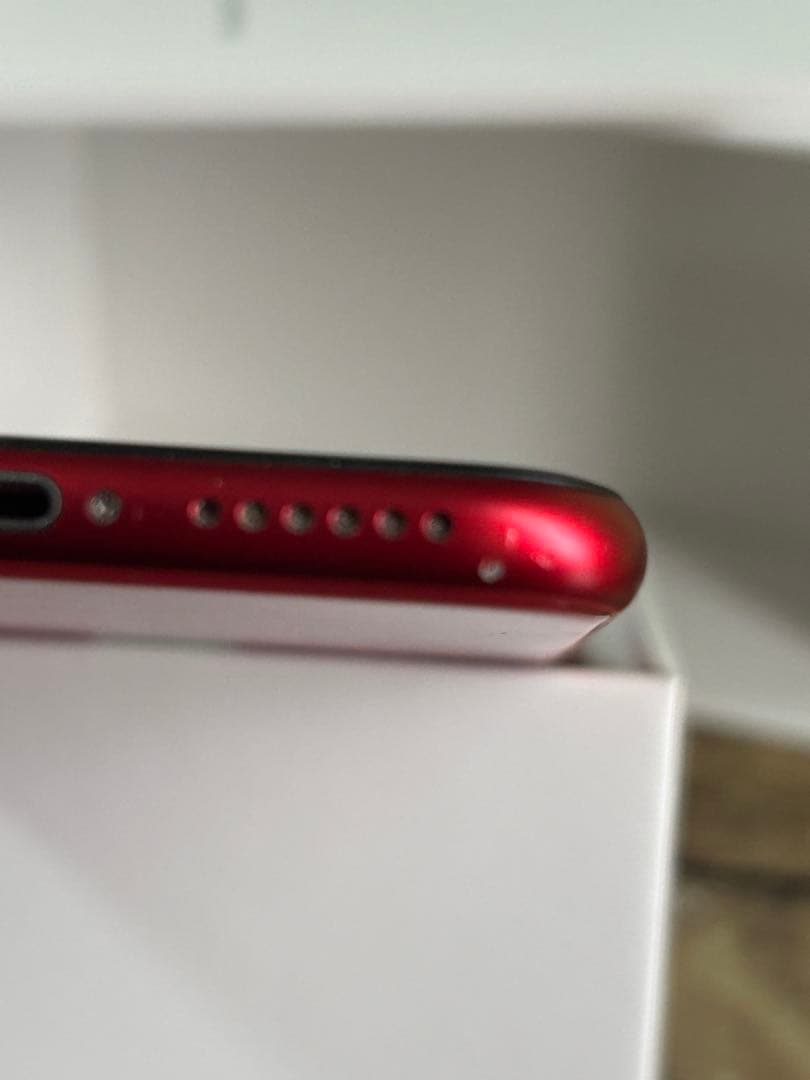 Apple iPhone SE（第2世代）レッド